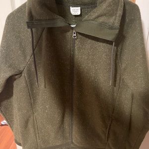 Bundle and Save❤️ Women’s dark green fleece sweater!
